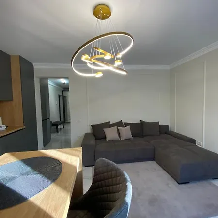 Luxury House Apartment *