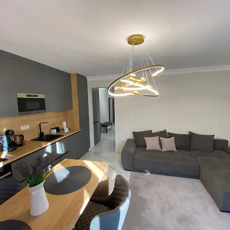 Luxury House Apartment *