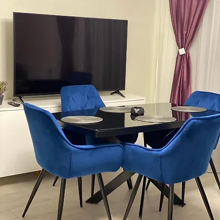Luxury House Apartment *