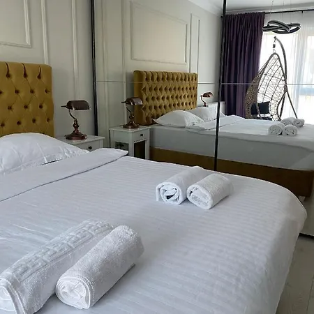 Luxury House Apartment *